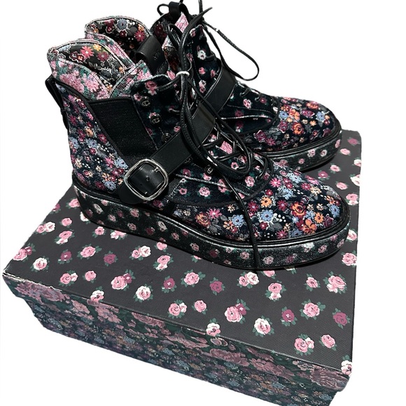 Coach x Tabitha Simmons Chelsea Urban Hiker Boot - Picture 9 of 16